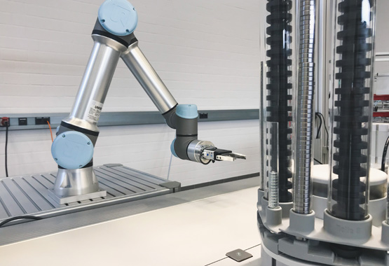 Kleinroboter zur Automatisierung von manuellen Arbeitsschritten